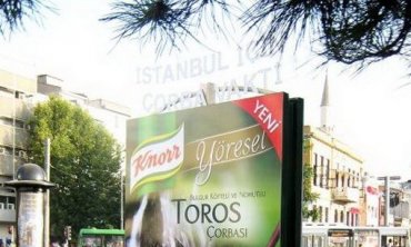 THIẾT KẾ POSTER QUẢNG CÁO NỔI TIẾNG
