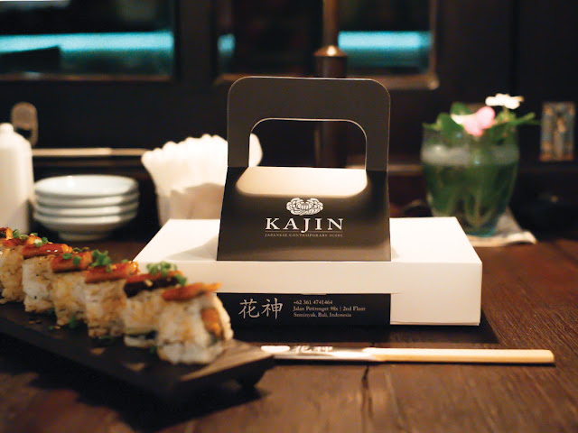 In hộp đựng sushi cao cấp cho nhà hàng Nhật và chuỗi F&B. Hộp sạch thực phẩm, chống thấm, màu in chuẩn, sản xuất số lượng lớn – giao nhanh tại Việt In.